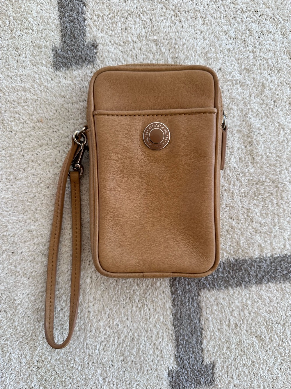Coach Tan Leather Wristlet Phone Pouch y2k wristlet 🔥💙